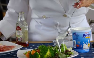 1 Minute Dressing and Instant Prosciutto and Broccoli Salad