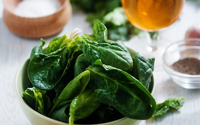 salsa de espinaca y mandarina paso1